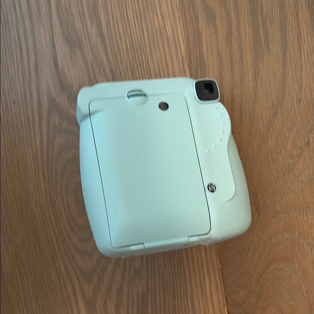 Mint Green Instant Camera - Picture 2 of 6